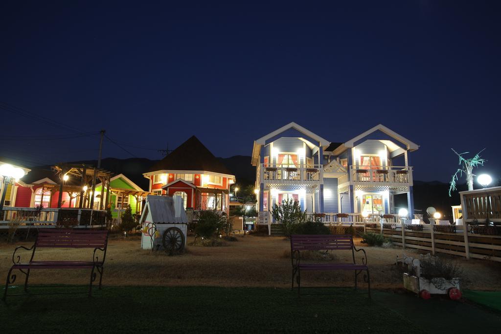Polaris Tourist Pension Кёнджу Экстерьер фото