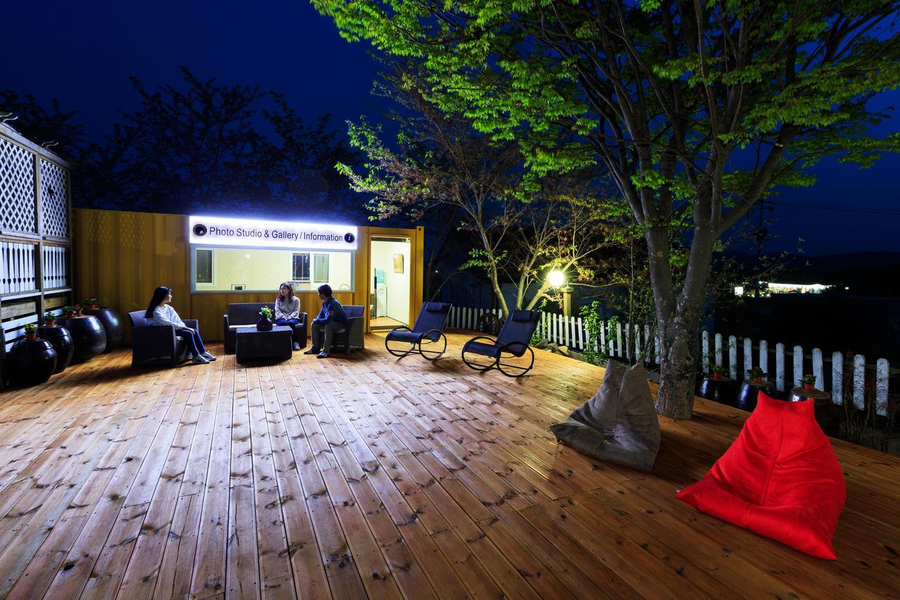Polaris Tourist Pension Кёнджу Экстерьер фото