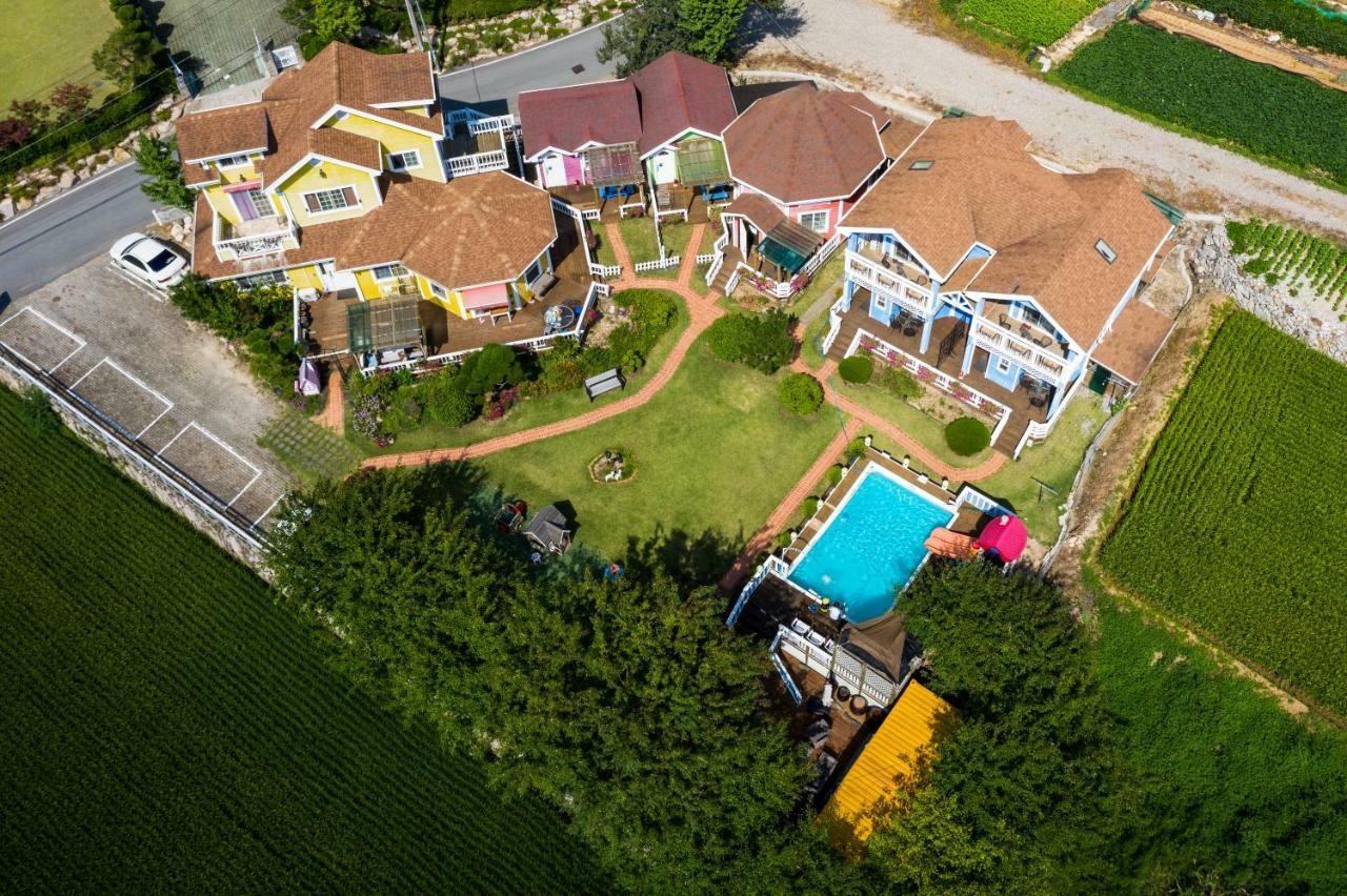 Polaris Tourist Pension Кёнджу Экстерьер фото